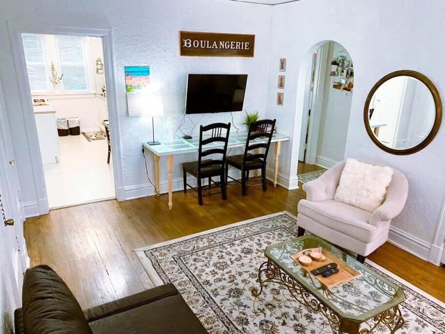 Walk To Forest Park In Comfort! Apartment Saint Louis